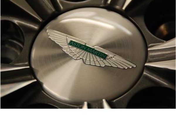 Badge central de roue (incrustation argent-vert)
