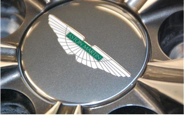 Badge central de roue (incrustation anthracite-vert)