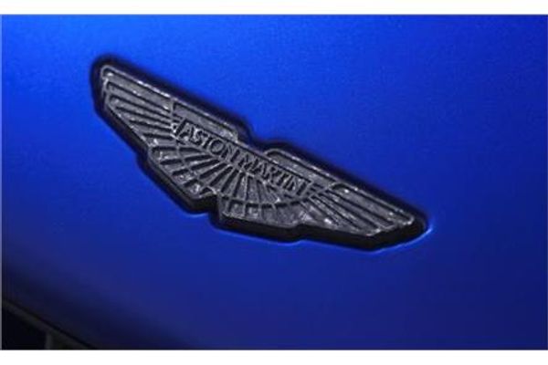 DB11 Carbon Fibre Wing Badge (Single)