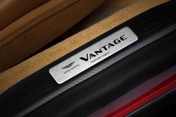 Vantage (2019MY) Carbon Fibre Interior Pack