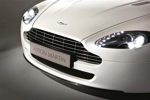 V8 Vantage Carbon Fibre Front Splitter