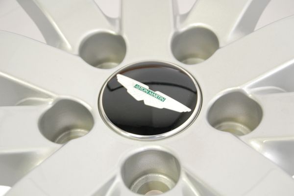 Wheel Centre Badge (Black-Green Inlay)